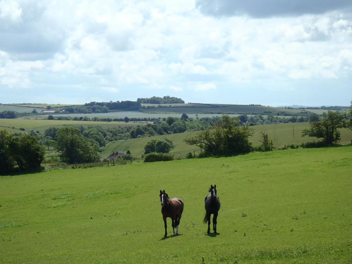 Manor Farm B&B Marlborough Buitenkant foto